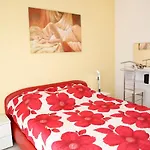 Elena Ii Kat Apartman