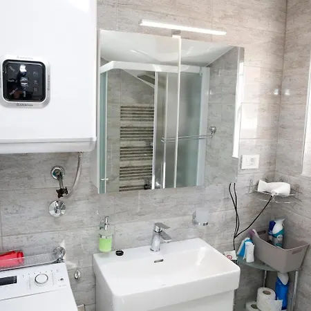 Elena Ii Kat Apartman