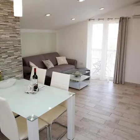 Elena Ii Kat Apartment Vodice