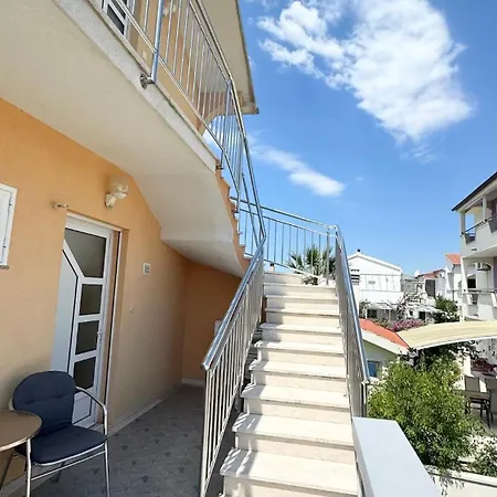 Elena Ii Kat Apartment
