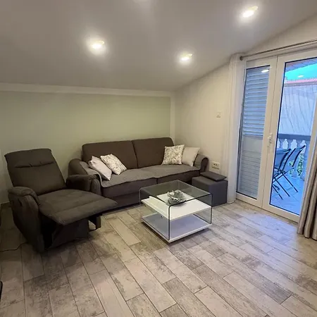 Elena Ii Kat Appartement Vodice