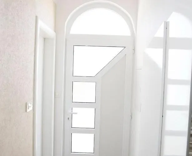 Elena Ii Kat * Vodice